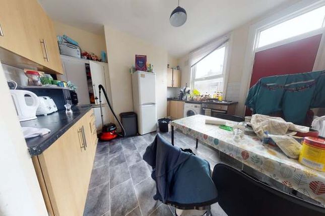 Burley Lodge Road Hyde Park, Leeds photo 2