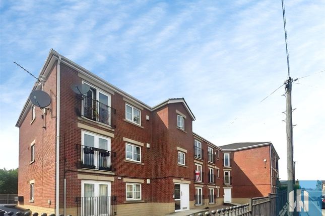 2-bed flat on 15, Water Royd Apartments,, Mirfield, £750/mo