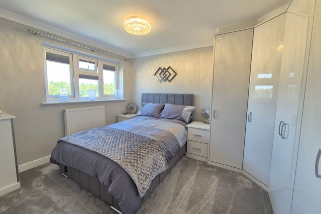 15 Blackett Drive, Coalville photo 4