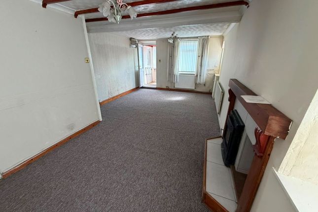20, Leyshon Road, Ammanford photo 5