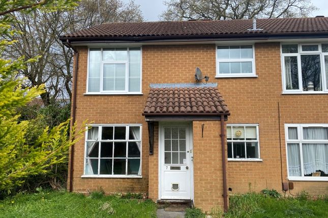 Thumbnail Maisonette for sale in 7 Driftway Close, Lower Earley, Reading, Berkshire