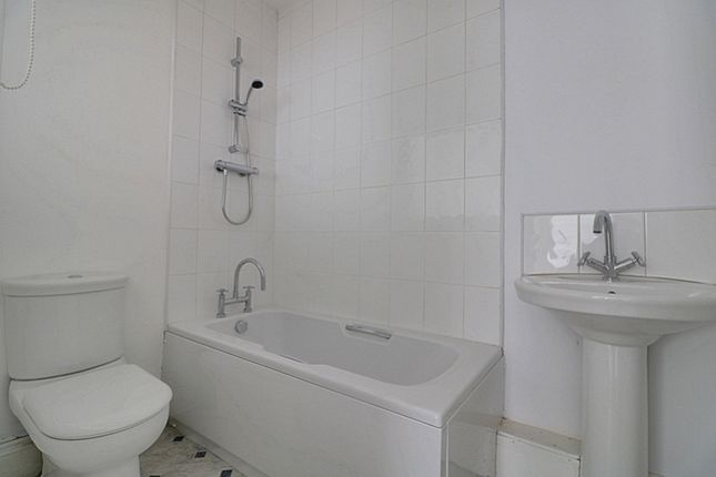 4, King Street, Mirfield photo 4