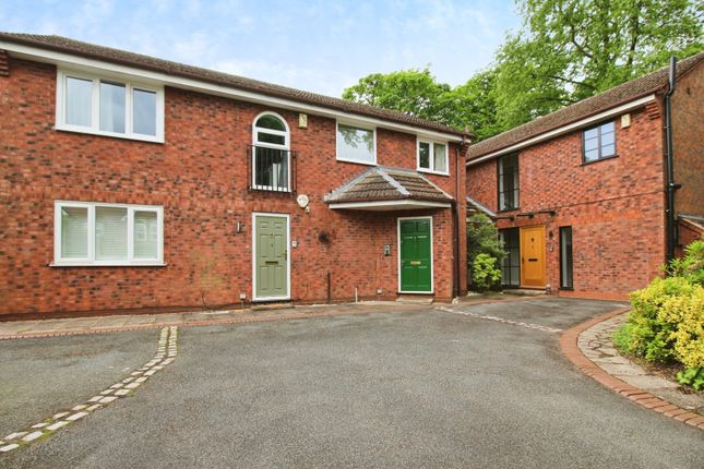 Thumbnail Flat to rent in Holly Road North, Wilmslow, Cheshire