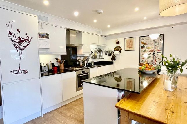 Flat 6, Cavendish Place, Wrecclesham, Farnham photo 4