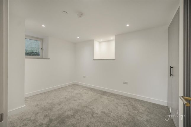 Flat D 144 Overland Road, Mumbles, Swansea photo 4