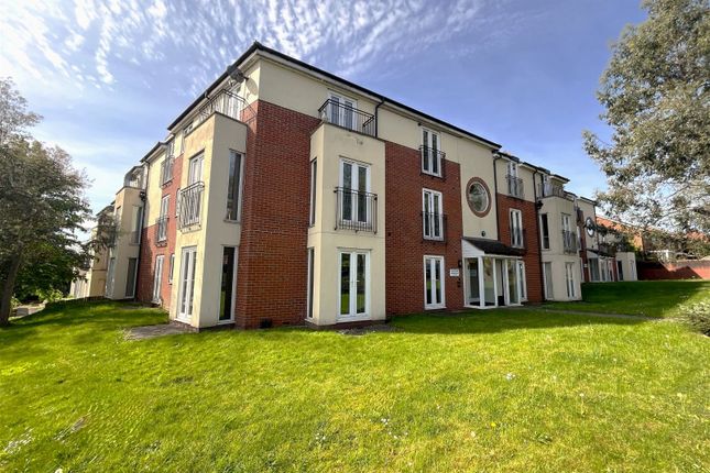 Flat for sale in High Street, Shirley, Solihull