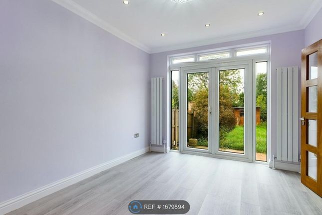 Eastcote Avenue, Harrow photo 4