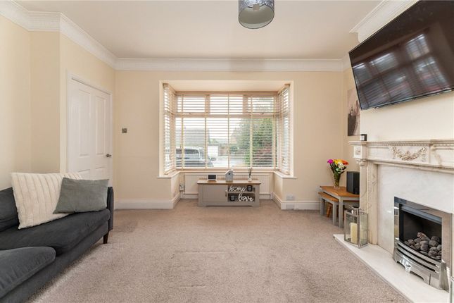 907, Leeds Road, West Yorkshire photo 3