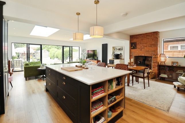 145, Bunkers Hill, Lincoln photo 4