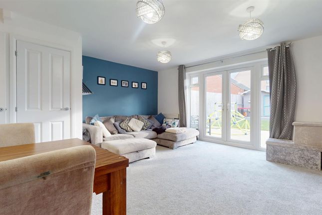18, Shaw Savill Way, Milton Keynes photo 5