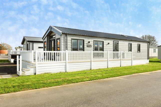 Abi Westwood, Manor Holiday Park, Manor House, Retford photo 2