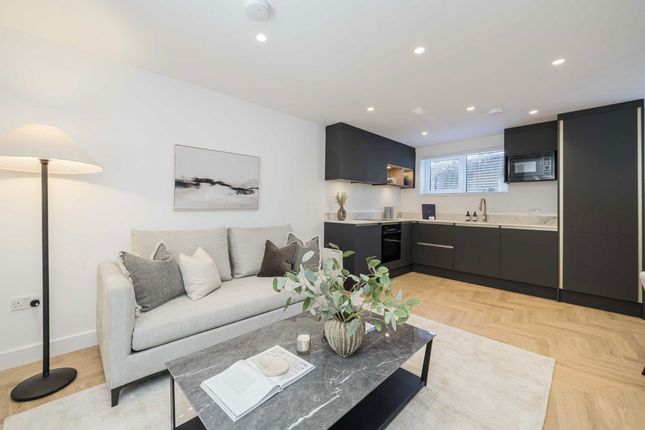 58e, Waldeck Road, LONDON photo 2