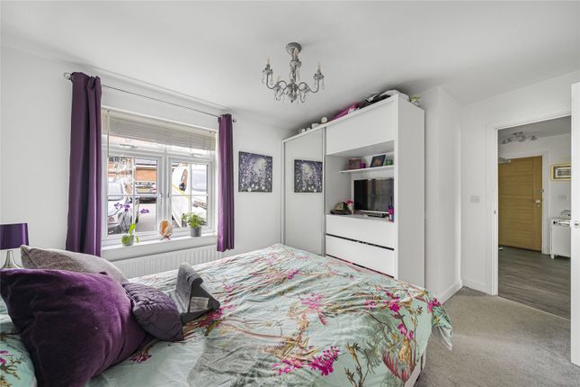11 Saltwood House,, Candy Dene, Ebbsfleet Valley photo 3