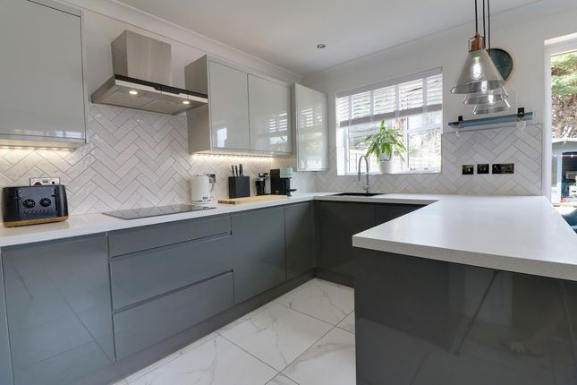 17a, Wheatlands Avenue, Hayling Island photo 3
