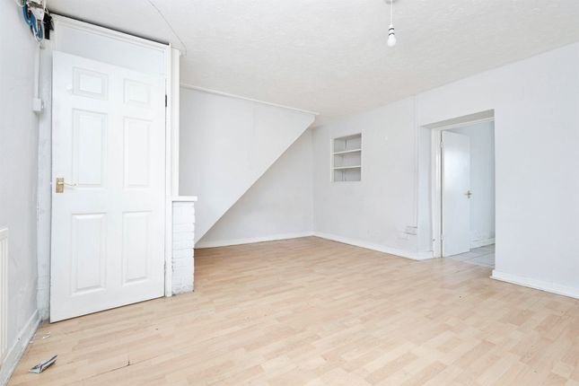 45, Upper High Street, Tredegar photo 5