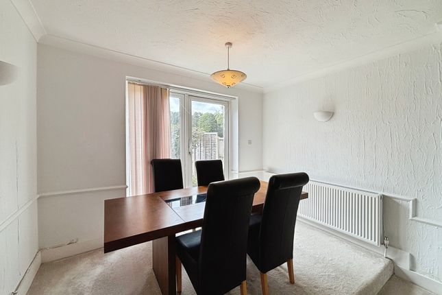 19, Woodend Road, Camberley photo 4