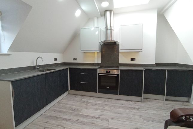 Crossbrook Street, Cheshunt, Waltham Cross photo 3
