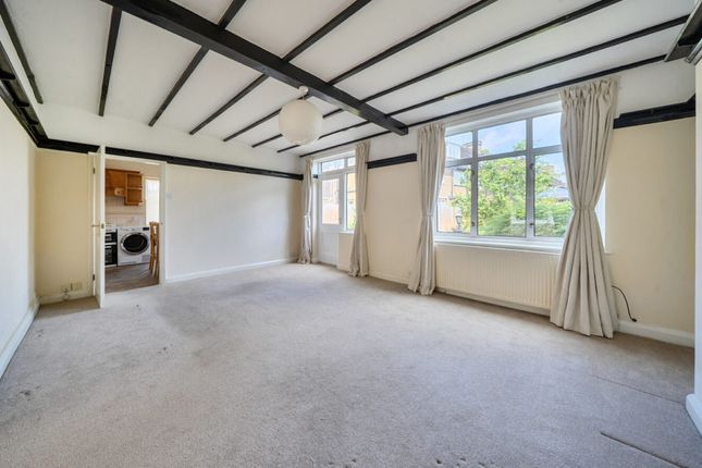 7, Queens Drive, West Acton photo 4