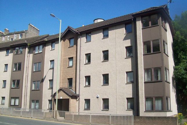 Thumbnail Flat to rent in Lochee Road, Dundee