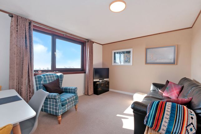 Attic flat, 289, Great Western Road, Aberdeen photo 4