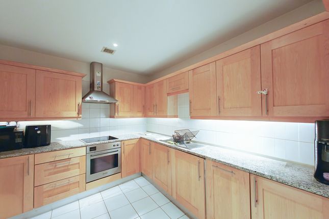 2-bed flat on 323 Whitehouse Apartments,, Whitehouse Apartments, London, £715,000