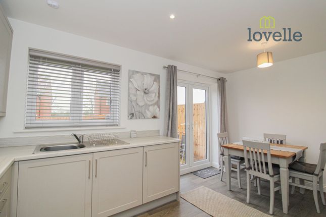 11 Daisy Drive, Grimsby photo 4