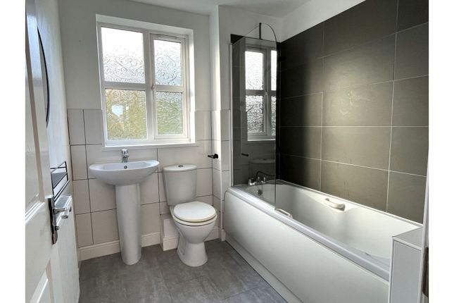 20, Phoenix Drive, Wrexham photo 4