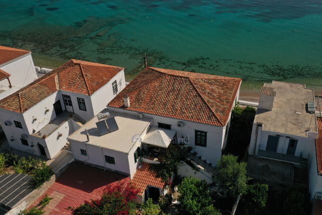Detached house for sale in Kouzounos, Greece