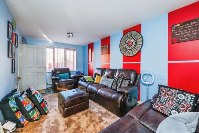 36, Henfrey Drive, Nottingham photo 3