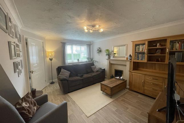 7, Field View, Sutton-In-Ashfield photo 2