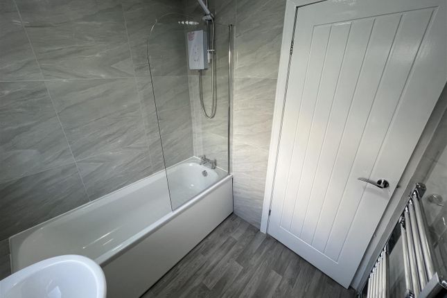 82, Wood Lane, Barnsley photo 3
