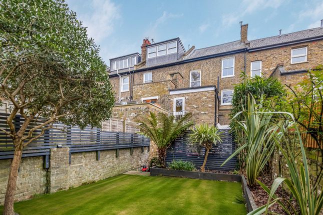 Flat B, 52, Loveridge Road, London photo 2