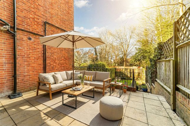 Flat 2, 53, Mountwood House, Ealing photo 2
