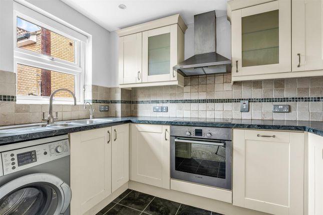 47, Mitre Court, Hertford photo 3