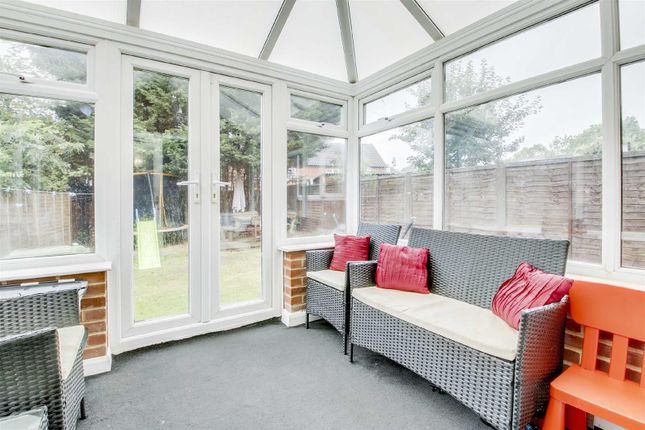 17, Rawlins Road, Milton Keynes photo 2