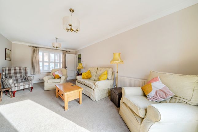 16, Thatcham Road, Tewkesbury photo 4