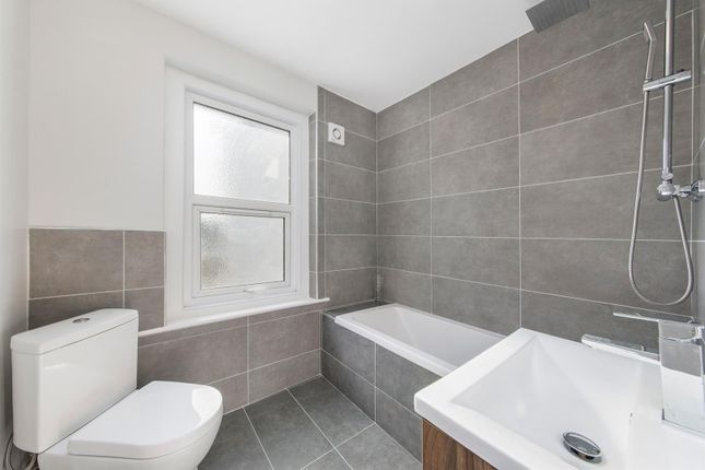 Flat 9, Roman House 77A, Peckham High Street, London photo 4