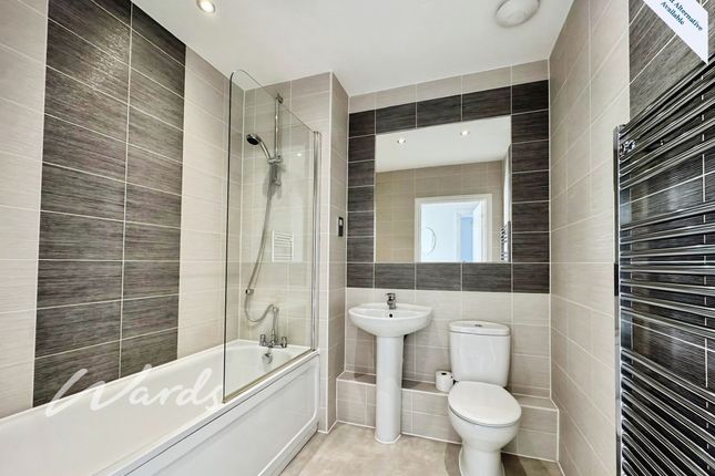 Flat 8, 10, Wills Crescent, Leybourne photo 3
