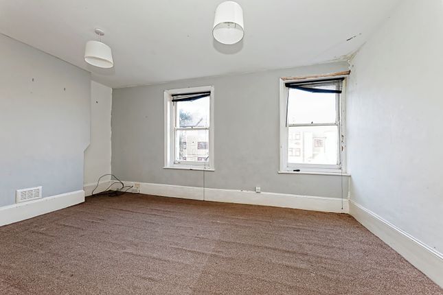 Flat 2, 38, Addington Street, Kent photo 2