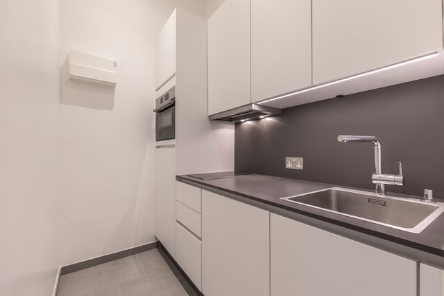 1-bed flat on Flat 6 12 Argyle Road, London, £1,600/mo