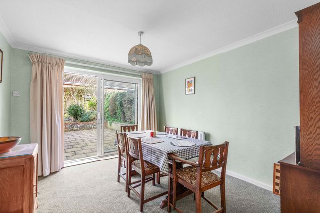 8 Sunnycroft, High Wycombe photo 4