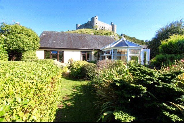 Thumbnail Bungalow for sale in Ystad Castell Morfa, Harlech