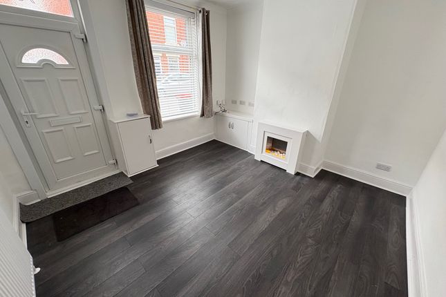 70, Nottingham photo 2