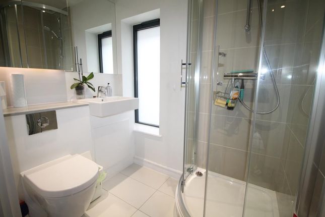 39, Hawthorne Crescent, London photo 5