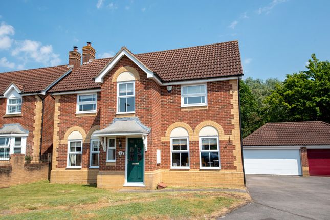 Thumbnail Detached house for sale in Ash Gate, Thatcham
