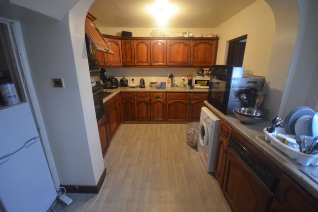 Thumbnail Terraced house to rent in Eastern Avenue, Ilford