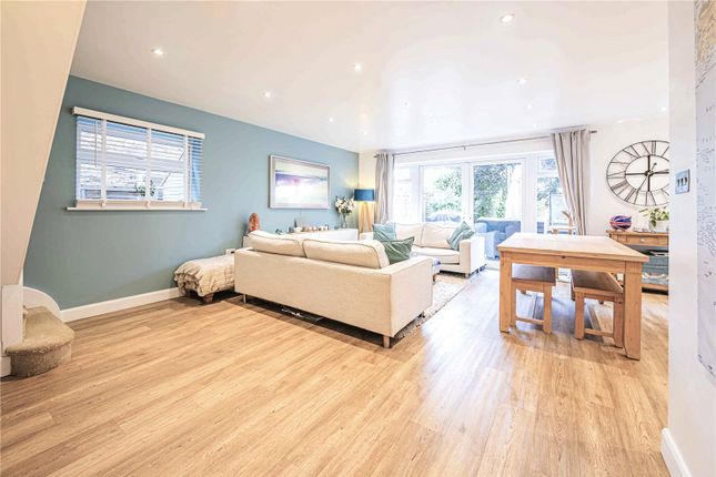 Leighton Road, Northall photo 3