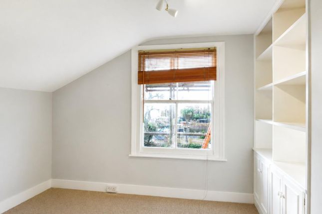 Flat 3, 20, Tredown Road, London photo 2