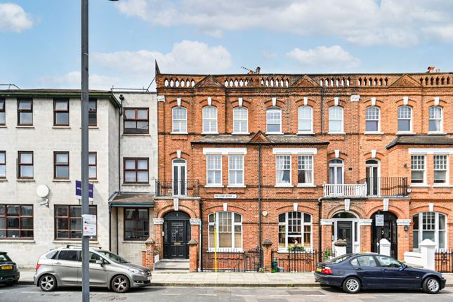 Palliser Road, West Kensington photo 3