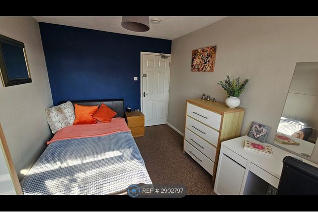 Brompton Close, Aylesbury photo 2